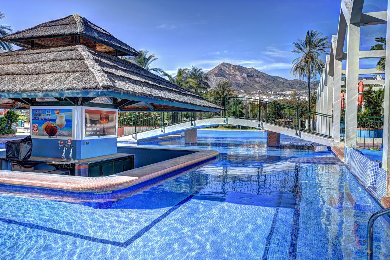 Benalbeach Apartment With Water Park เบนัลมาเดนา ภายนอก รูปภาพ